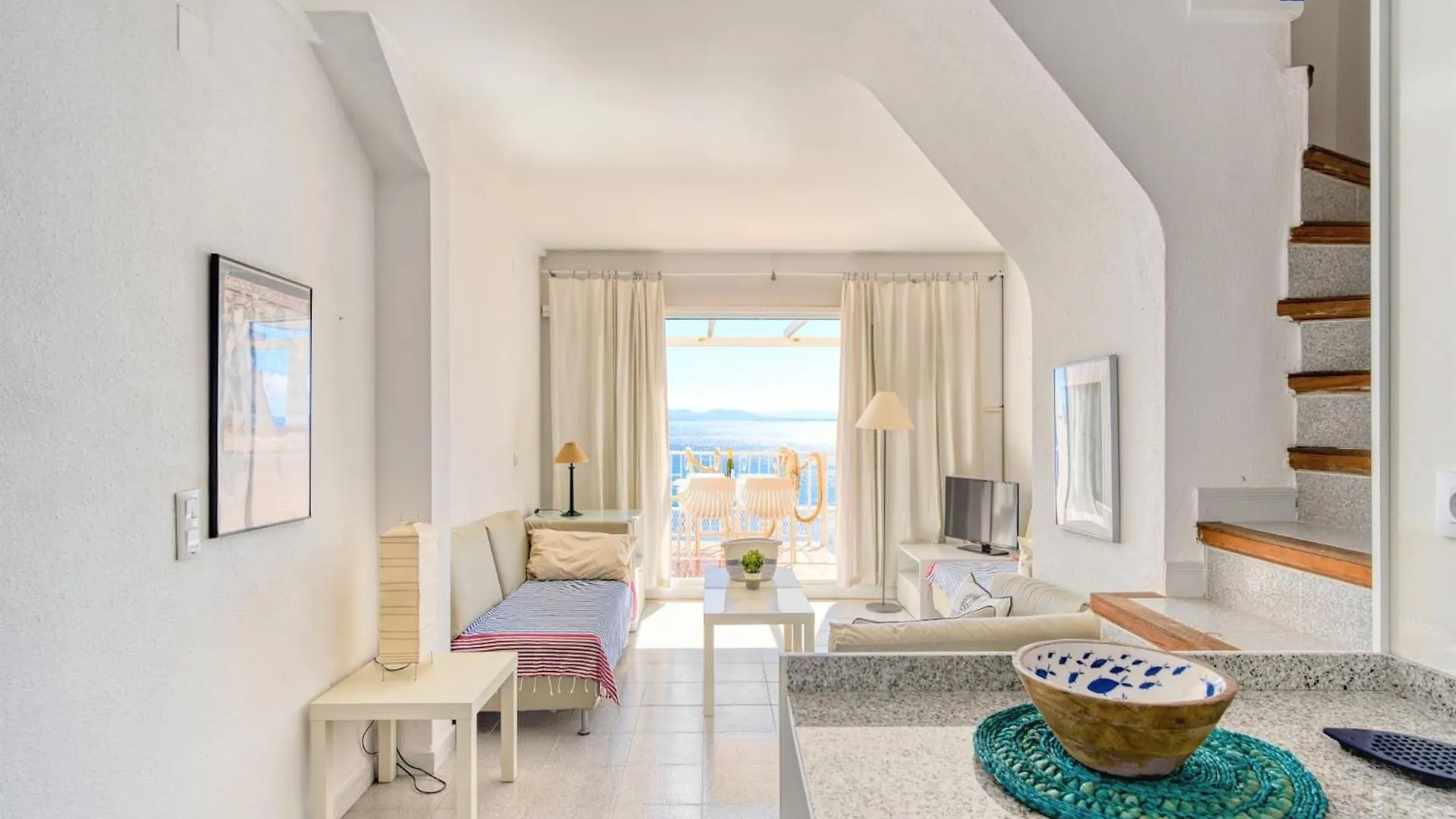 Apartment With Scenic View Roses